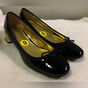 NEW Lauren Ralph Lauren Abrion womens size 9 black patent gold toned heel shoes